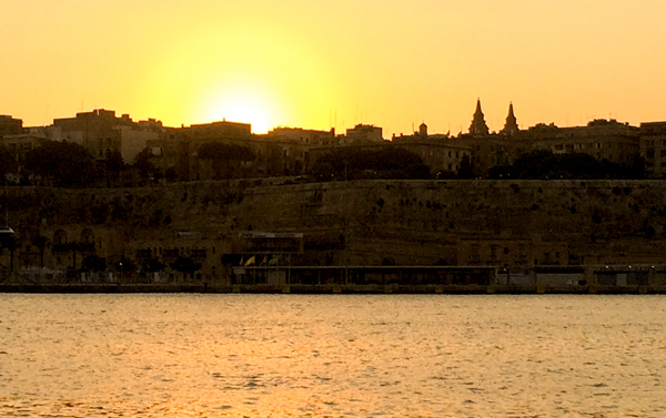 Beautiful Maltese Sunset - VIZBOX Enclosures